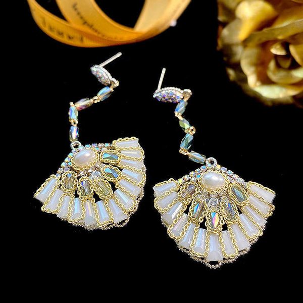 charm palace style earrings fanshaped long style exaggerated temperament design crystal korean version zircon silver needle earrings 230630, Golden
charm palace style earrings fanshaped long style exaggerated temperament design crystal korean version zircon silver needle earrings 230630, Golden