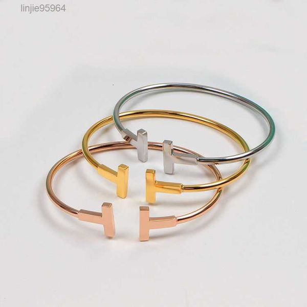 pulsera mujer new quality charm bangle fashion women jewelry stainless steel open cuff t bracelet gold silver rose gold1, Black
pulsera mujer new quality charm bangle fashion women jewelry stainless steel open cuff t bracelet gold silver rose gold1, Black