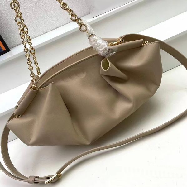 tote bag shoulder strap style designer handbag ladies jiaozi bag messenger bag shopping advanced bag lightweight high-end commuting
tote bag shoulder strap style designer handbag ladies jiaozi bag messenger bag shopping advanced bag lightweight high-end commuting