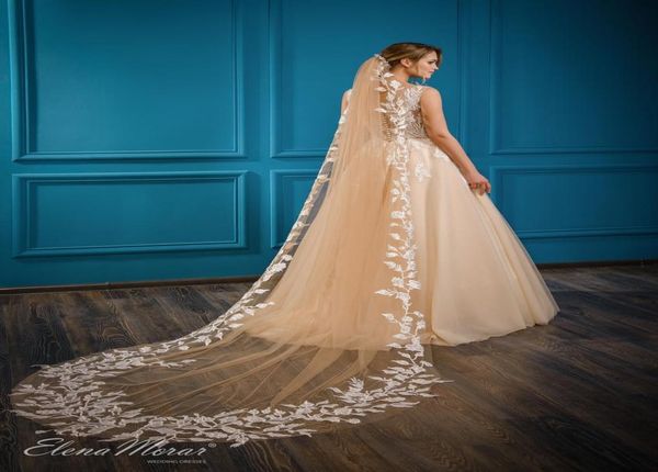 champagne wedding veils with white appliqued cathedral length bridal lace applique with comb real pictures bridal veil9746352, Black
champagne wedding veils with white appliqued cathedral length bridal lace applique with comb real pictures bridal veil9746352, Black