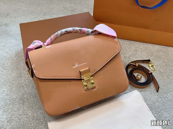 new classic designers bags crossbody purses womens embossed shoulder bag handbag ladies messenger bag paris printing old flower tote handbag
new classic designers bags crossbody purses womens embossed shoulder bag handbag ladies messenger bag paris printing old flower tote handbag