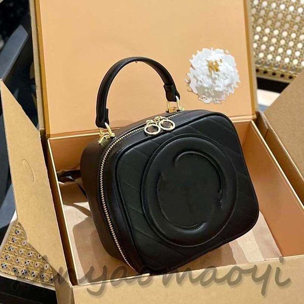 fashion mini handheld camera bag out of the street essential classic logo handbag handbag hold bag luxury high version small square bag v104
fashion mini handheld camera bag out of the street essential classic logo handbag handbag hold bag luxury high version small square bag v104