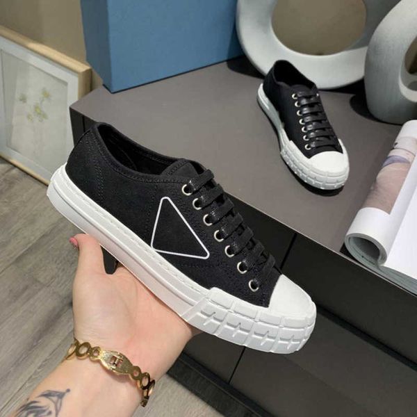 men gabardine fabric sneakers canvas shoe fashion women casual shoes couples wheel patent leather sneaker runners trainers box large size 35, Black
men gabardine fabric sneakers canvas shoe fashion women casual shoes couples wheel patent leather sneaker runners trainers box large size 35, Black