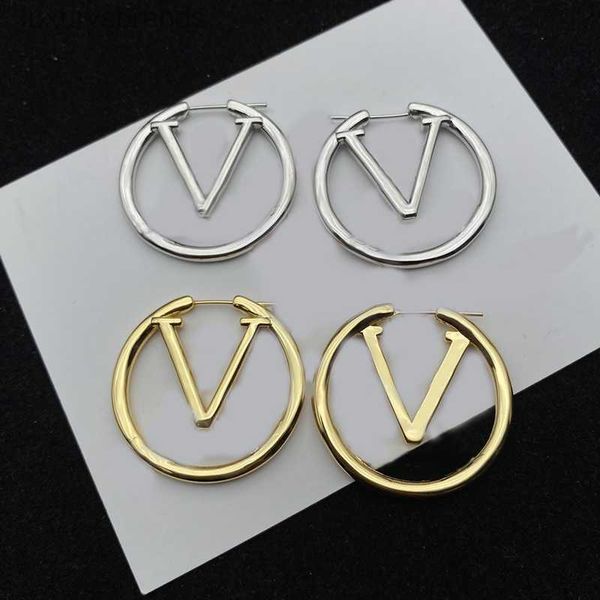 classic letter earrings luxury designer women stud jewelry woman stud for men fashion jewelry hoop earrings accessories, Golden;silver
classic letter earrings luxury designer women stud jewelry woman stud for men fashion jewelry hoop earrings accessories, Golden;silver