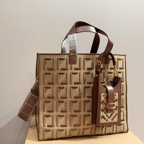 fashion shoulder bag designer bag women's shoulder bag embroidery monogram canvas bag large capacity tote bag casual shopping bag class
fashion shoulder bag designer bag women's shoulder bag embroidery monogram canvas bag large capacity tote bag casual shopping bag class