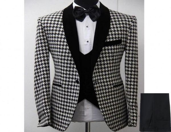 handsome embossing groomsmen shawl lapel groom tuxedos men suits weddingpromdinner man blazer jacket pants tie vest 1658863029, Black;gray
handsome embossing groomsmen shawl lapel groom tuxedos men suits weddingpromdinner man blazer jacket pants tie vest 1658863029, Black;gray