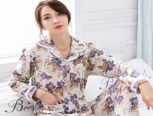 autumn and winter new lady cotton pajamas suit longsleeved cardigan lapel middleaged mother can wear home service2660246, Black;red
autumn and winter new lady cotton pajamas suit longsleeved cardigan lapel middleaged mother can wear home service2660246, Black;red