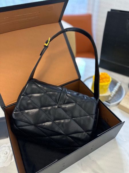 women underarm bag with diamond pattern soft leather metal buckle single shoulder bag luxury adjustable shoulder strap designer bag
women underarm bag with diamond pattern soft leather metal buckle single shoulder bag luxury adjustable shoulder strap designer bag