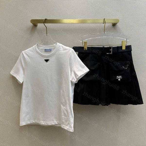 23ss womens designer clothing skirt set round neck cotton triangle short sleeve t-shirt logo printed pocket pleated skirt sets womens clothi, White
23ss womens designer clothing skirt set round neck cotton triangle short sleeve t-shirt logo printed pocket pleated skirt sets womens clothi, White