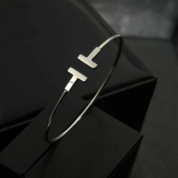 pulsera mujer new quality fashion women jewelry stainless steel open cuff t bangle bracelet gold silver rose hi241s195911111, Black
pulsera mujer new quality fashion women jewelry stainless steel open cuff t bangle bracelet gold silver rose hi241s195911111, Black