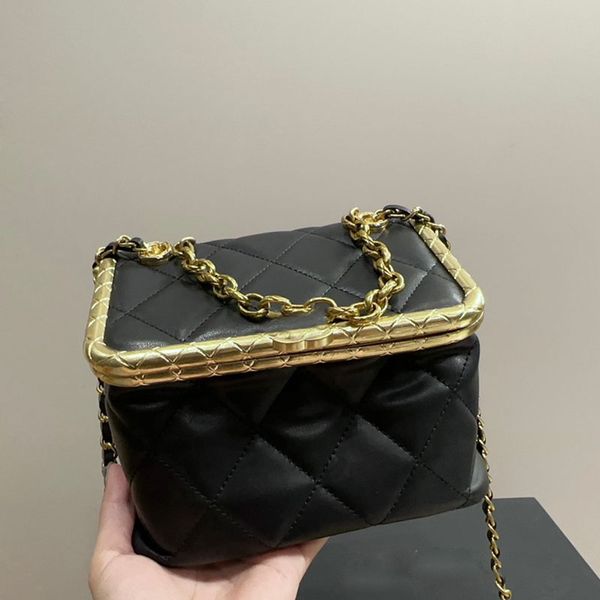 kiss lock mini women designer square box bag gold metal hardware real leather matelasse chain luxury garbage buckle crossbody shoulder handb
kiss lock mini women designer square box bag gold metal hardware real leather matelasse chain luxury garbage buckle crossbody shoulder handb