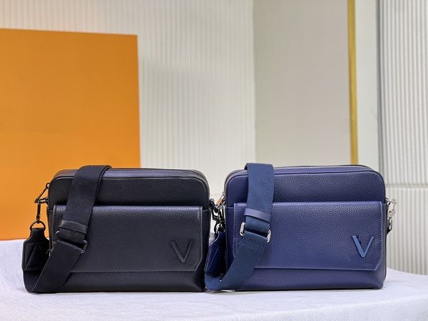 m22482 fastline messengers bag pre collection fall winter 23 aerogram leather designer men luxury cross body shoulder bag m22611 navy blue b
m22482 fastline messengers bag pre collection fall winter 23 aerogram leather designer men luxury cross body shoulder bag m22611 navy blue b