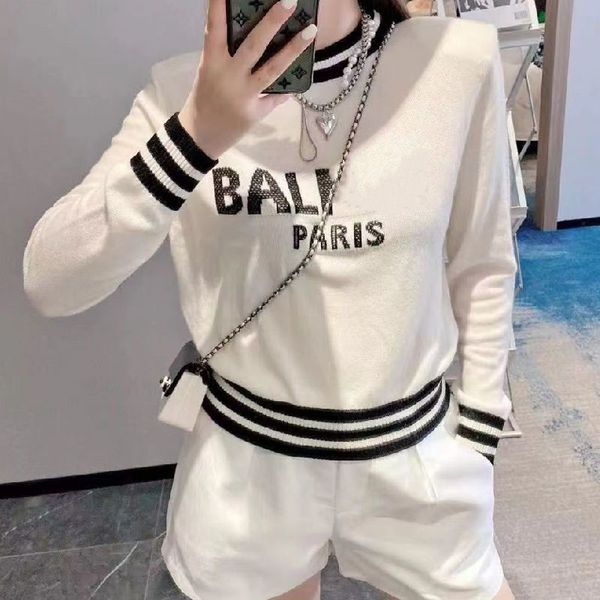 women's fashion designer sweater jacket stripe fashion long sleeved women's high-end fashion jacquard cardigan knitted women', White;black
women's fashion designer sweater jacket stripe fashion long sleeved women's high-end fashion jacquard cardigan knitted women', White;black