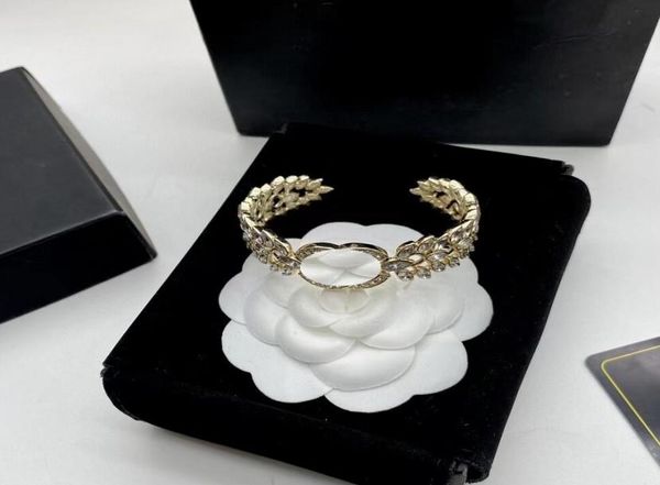 designer women charm bracelets crystal rhinestone double letter stainless steel bangles jewelry fashion women elegance jewellery b3042565, Golden;silver
designer women charm bracelets crystal rhinestone double letter stainless steel bangles jewelry fashion women elegance jewellery b3042565, Golden;silver