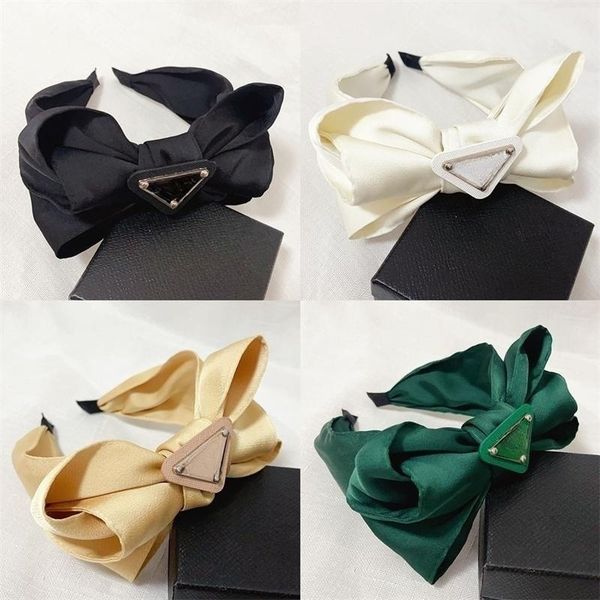 luxury designer hair clip clasp high horsetail fixed hair clasp inverted triangle mark spring clamp clamp hair ornament new hair clip bow he, Golden;silver
luxury designer hair clip clasp high horsetail fixed hair clasp inverted triangle mark spring clamp clamp hair ornament new hair clip bow he, Golden;silver