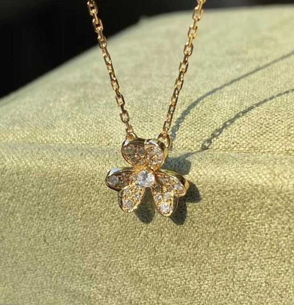 v gold material pendant necklace with sparkly diamonds for women wedding jewelry gift have stamp stud earring bracelet ps48722013720, Silver
v gold material pendant necklace with sparkly diamonds for women wedding jewelry gift have stamp stud earring bracelet ps48722013720, Silver