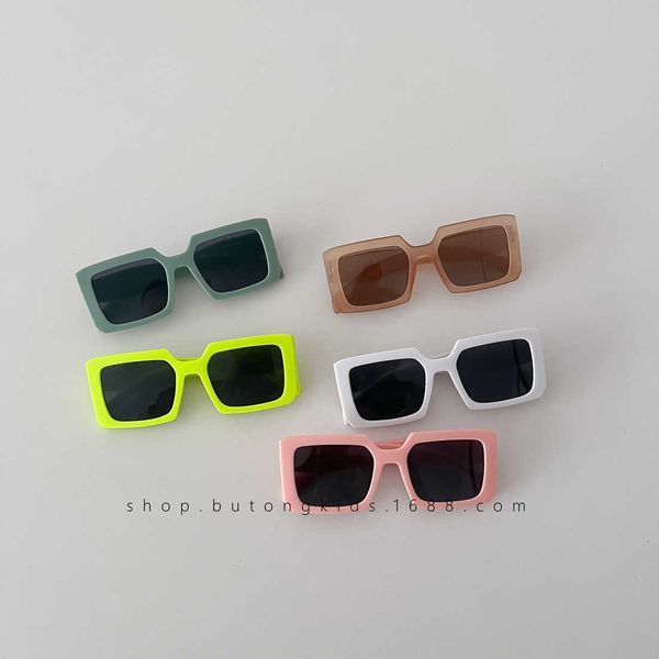 super cool children's sunglasses summer boys and girls' simple large rectangular frame sun shading sunglasses, White;black
super cool children's sunglasses summer boys and girls' simple large rectangular frame sun shading sunglasses, White;black