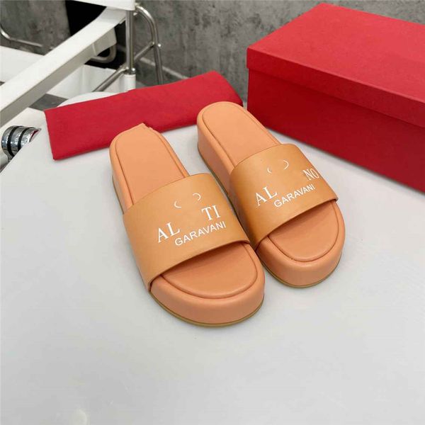 fashionable beach shoes 2023 valentinosity luxurious design, retro decoration, men's and women's summer leather canvas rubber flat
fashionable beach shoes 2023 valentinosity luxurious design, retro decoration, men's and women's summer leather canvas rubber flat