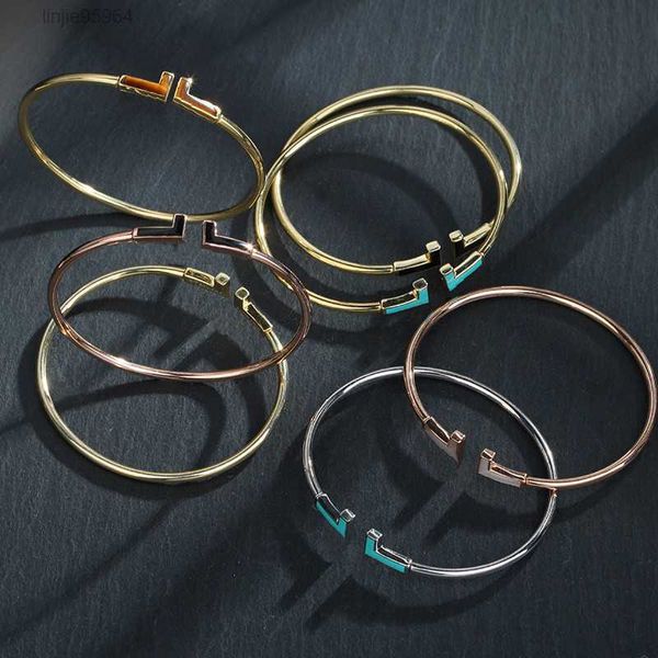 luxurys bangle bracelets t designers fashion gold love charm bangle for mens and women wedding lovers jewelry with box1, Black
luxurys bangle bracelets t designers fashion gold love charm bangle for mens and women wedding lovers jewelry with box1, Black