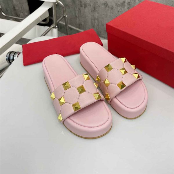 fashionable beach shoes 2023 valentinosity luxurious design, retro decoration, men's and women's summer leather canvas rubber flat
fashionable beach shoes 2023 valentinosity luxurious design, retro decoration, men's and women's summer leather canvas rubber flat