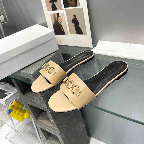 fashionable beach shoes 2023 medusa luxurious design retro decoration men's and women's summer leather canvas rubber flat bottomed
fashionable beach shoes 2023 medusa luxurious design retro decoration men's and women's summer leather canvas rubber flat bottomed