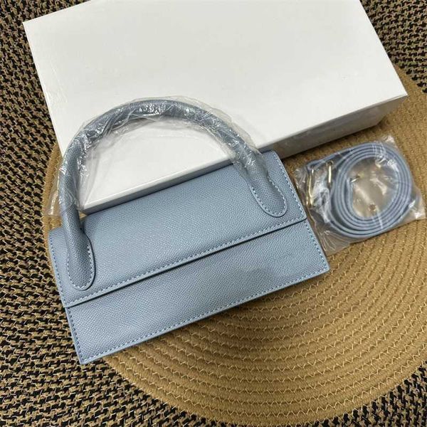 2023 handbag summer macaron bag purses designer woman color shoulder strap simple messenger 7a fashion designers bags, Red;black
2023 handbag summer macaron bag purses designer woman color shoulder strap simple messenger 7a fashion designers bags, Red;black