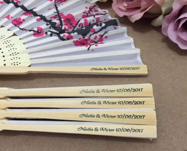 50pcslot personalized wedding date names plum flower design elegant wedding silk hand fan with organza gift bag4019166, White
50pcslot personalized wedding date names plum flower design elegant wedding silk hand fan with organza gift bag4019166, White