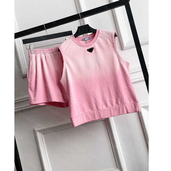 23ss women shorts sets womens designer clothing casual suit classic triangle smudge-printed drill vest elastic-waist shorts sets women cloth, White
23ss women shorts sets womens designer clothing casual suit classic triangle smudge-printed drill vest elastic-waist shorts sets women cloth, White