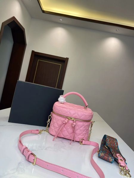 fashion women's large capacity luxury makeup bag portable classic retro material soft and comfortable multifunctional travel handbag
fashion women's large capacity luxury makeup bag portable classic retro material soft and comfortable multifunctional travel handbag
