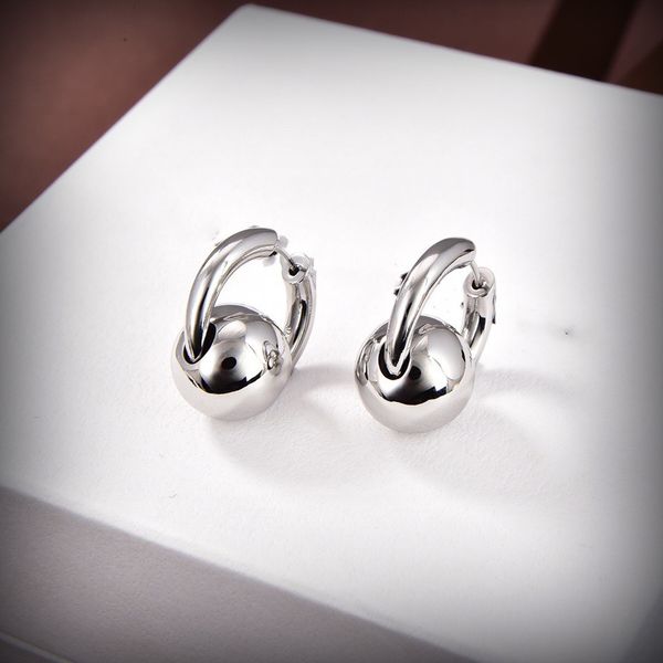 2023 various luxury letter b stud women designer europe america style geometric studs fashion balencaigasity couple earrings mb1a, Golden;silver
2023 various luxury letter b stud women designer europe america style geometric studs fashion balencaigasity couple earrings mb1a, Golden;silver