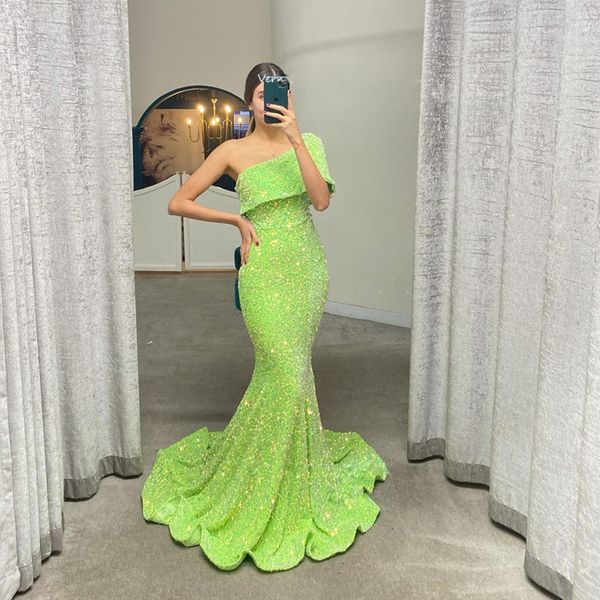 sparkly one shoulder sequin prom dresses sleeveless sweep train evening dress plus size trumpet womens special occasion gowns, Black
sparkly one shoulder sequin prom dresses sleeveless sweep train evening dress plus size trumpet womens special occasion gowns, Black