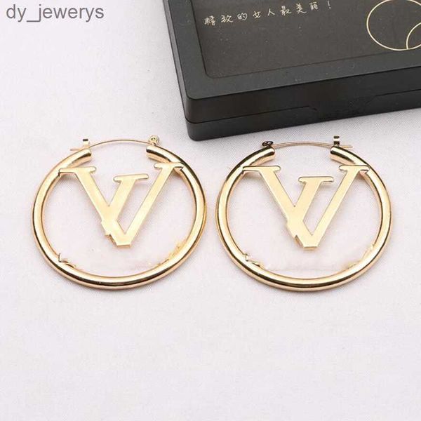 luxury brand women earrings designers letter ear stud gold silver plated geometric earring for wedding party jewerlry accessories er0003-000, Golden;silver
luxury brand women earrings designers letter ear stud gold silver plated geometric earring for wedding party jewerlry accessories er0003-000, Golden;silver