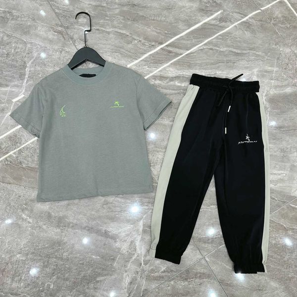 designer baby sets tracksuits fashion kids suits size 100-160 cm 2pcs front and rear green logo printed t-shirt and lace up pants july11, White
designer baby sets tracksuits fashion kids suits size 100-160 cm 2pcs front and rear green logo printed t-shirt and lace up pants july11, White
