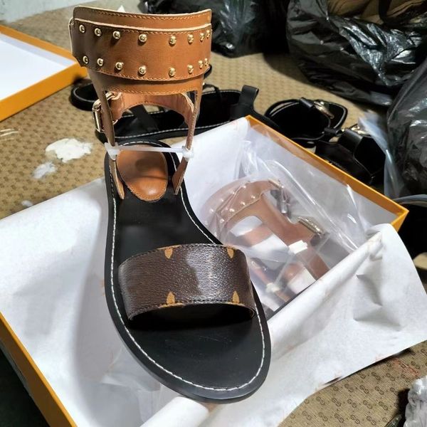 designer sandals slides women summer classics brown printing letter logo two straps with adjusted gold buckles slippers with bag 35-44, Black
designer sandals slides women summer classics brown printing letter logo two straps with adjusted gold buckles slippers with bag 35-44, Black