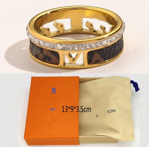 designer branded rings women 18k gold plated crystal faux leather stainless steel love wedding jewelry supplies ring fine carving 2249362, Slivery;golden
designer branded rings women 18k gold plated crystal faux leather stainless steel love wedding jewelry supplies ring fine carving 2249362, Slivery;golden