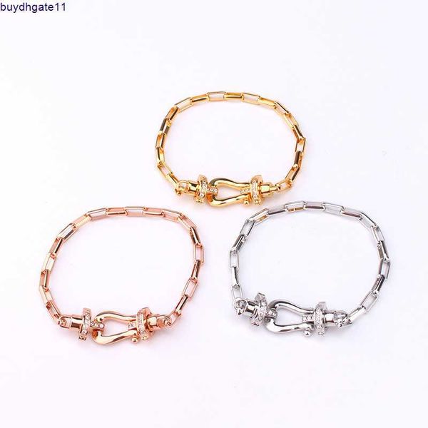 2023 new fashion accessories version of series horseshoe buckle bracelet with micro inlaid zircon simple head detachable female accessory, Silver
2023 new fashion accessories version of series horseshoe buckle bracelet with micro inlaid zircon simple head detachable female accessory, Silver