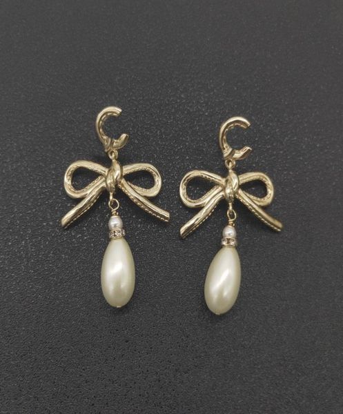 2022 charm drop earring with nature shell beads knot design in 18k gold plated for women wedding jewelry gift have box8328463, Golden
2022 charm drop earring with nature shell beads knot design in 18k gold plated for women wedding jewelry gift have box8328463, Golden