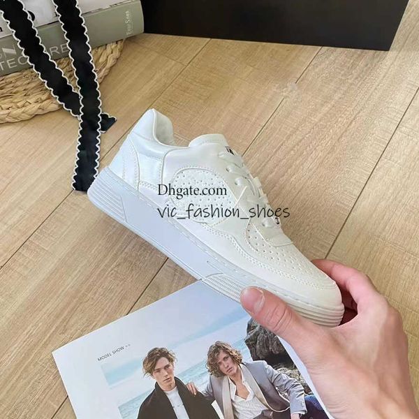 7a 2023 new designer running shoes fashion sneakers mens and womens luxury sports shoe new casual trainers classic ccity sneaker dfgsadg, Black
7a 2023 new designer running shoes fashion sneakers mens and womens luxury sports shoe new casual trainers classic ccity sneaker dfgsadg, Black