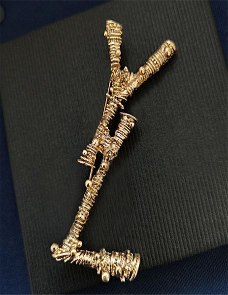 luxury fashion designer men womens brooch pins brand gold letter brooch pin suit dress pins for lady specifications designer jewel7322013, Gray
luxury fashion designer men womens brooch pins brand gold letter brooch pin suit dress pins for lady specifications designer jewel7322013, Gray
