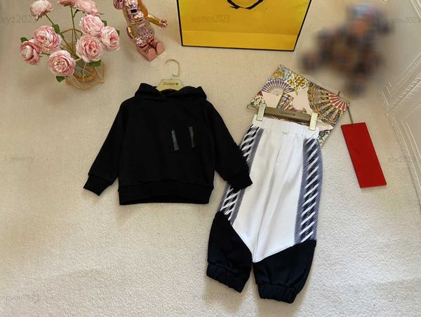 luxury designer baby suits fashion autumn set tracksuits size 100-160 cm 2pcs solid color hoodie and letter printed pants, White
luxury designer baby suits fashion autumn set tracksuits size 100-160 cm 2pcs solid color hoodie and letter printed pants, White