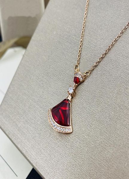 designer necklaces small skirt necklace red agate pendant joker clavicle chain 18k rose gold fan necklace female diamond pendants 3238557, Silver
designer necklaces small skirt necklace red agate pendant joker clavicle chain 18k rose gold fan necklace female diamond pendants 3238557, Silver