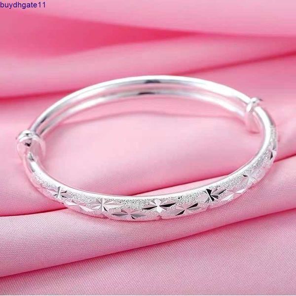 2023 new fashion accessories copper plated silver round belly full sky star bracelet women's trend classic frosted jewelry
2023 new fashion accessories copper plated silver round belly full sky star bracelet women's trend classic frosted jewelry