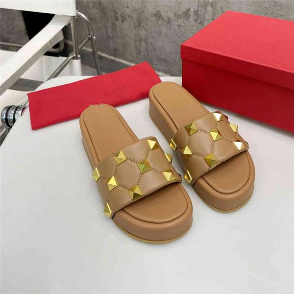 fashionable beach shoes 2023 valentinosity luxurious design retro decoration men's and women's summer leather canvas rubber flat b
fashionable beach shoes 2023 valentinosity luxurious design retro decoration men's and women's summer leather canvas rubber flat b