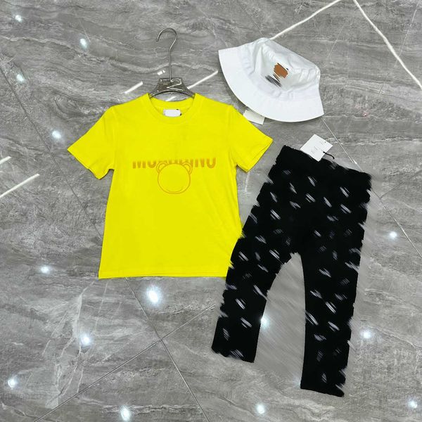 luxury designer baby sets tracksuits kids suits 2pcs chest logo printed t-shirt and solid colored leggings multiple product, White
luxury designer baby sets tracksuits kids suits 2pcs chest logo printed t-shirt and solid colored leggings multiple product, White