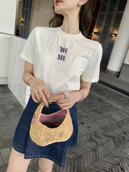 23ss womens t-shirt womens designer clothing tee round neck cotton staple diamond amethyst letter logo decorated short sleeve t-shirt womens, White
23ss womens t-shirt womens designer clothing tee round neck cotton staple diamond amethyst letter logo decorated short sleeve t-shirt womens, White
