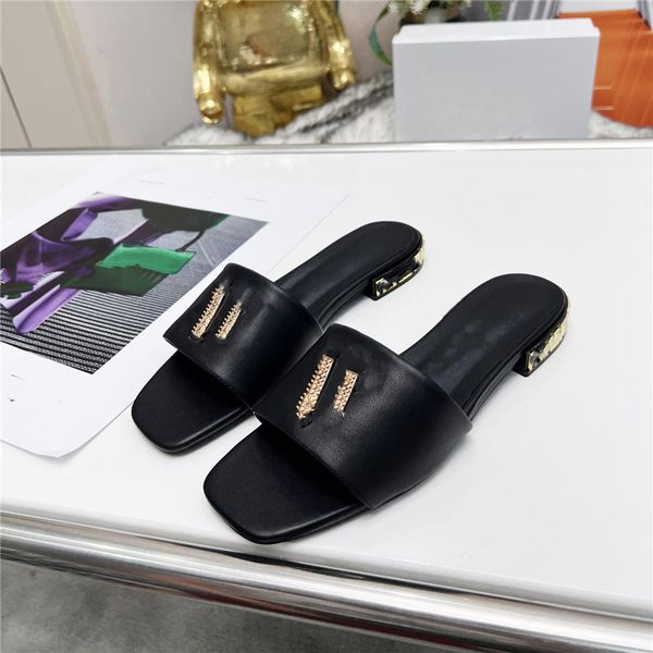 fashionable beach shoes 2023 medusa luxurious design retro decoration men's and women's summer leather canvas rubber flat bottomed
fashionable beach shoes 2023 medusa luxurious design retro decoration men's and women's summer leather canvas rubber flat bottomed