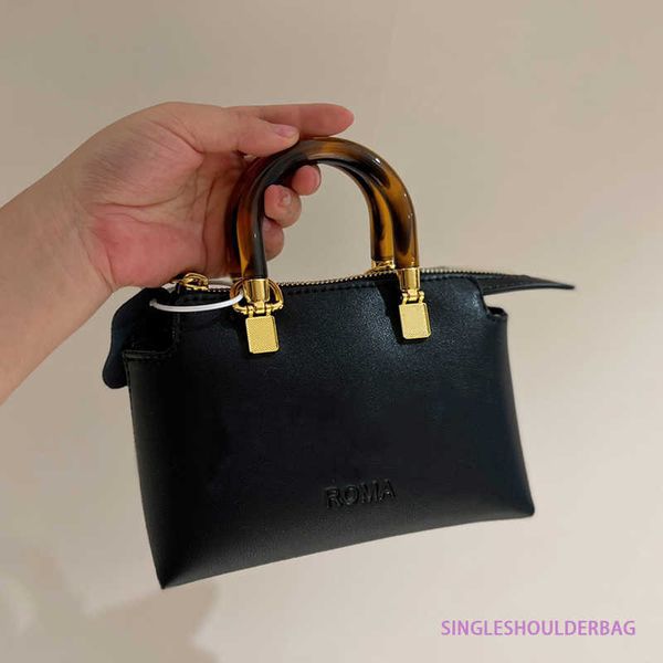 designer fend travel bag luxury men women's with silk scarf and shoulder strap pochette handbags brand catwalk luggage crossbody small
designer fend travel bag luxury men women's with silk scarf and shoulder strap pochette handbags brand catwalk luggage crossbody small