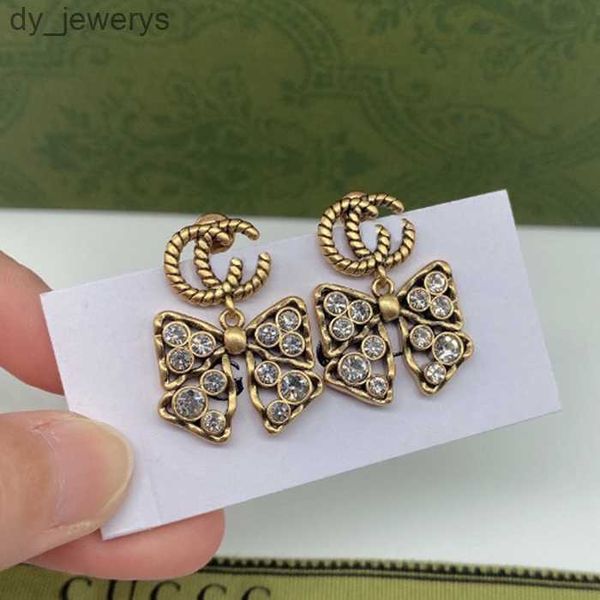 18k gold plated 925 silver luxury brand designers letters stud flower geometric famous women round crystal rhinestone pearl earring wedding, Golden;silver
18k gold plated 925 silver luxury brand designers letters stud flower geometric famous women round crystal rhinestone pearl earring wedding, Golden;silver