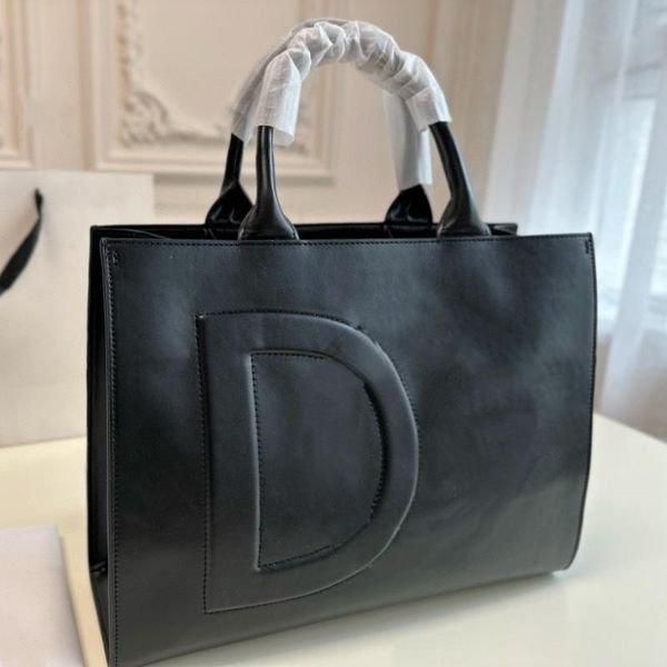 designer handbag women's shoulder bag fashion underarm bag leather letter tote bag large capacity shopping bag solid color casual bag p
designer handbag women's shoulder bag fashion underarm bag leather letter tote bag large capacity shopping bag solid color casual bag p