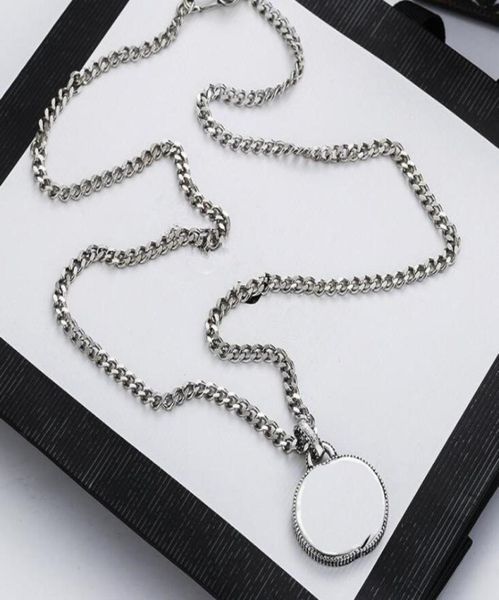 2022 luxury letter silver chain necklace retro couple necklaces men and women pendant designer jewelry gift2558532
2022 luxury letter silver chain necklace retro couple necklaces men and women pendant designer jewelry gift2558532